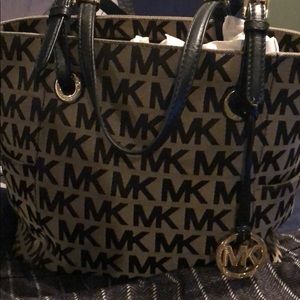 Michael kors purse